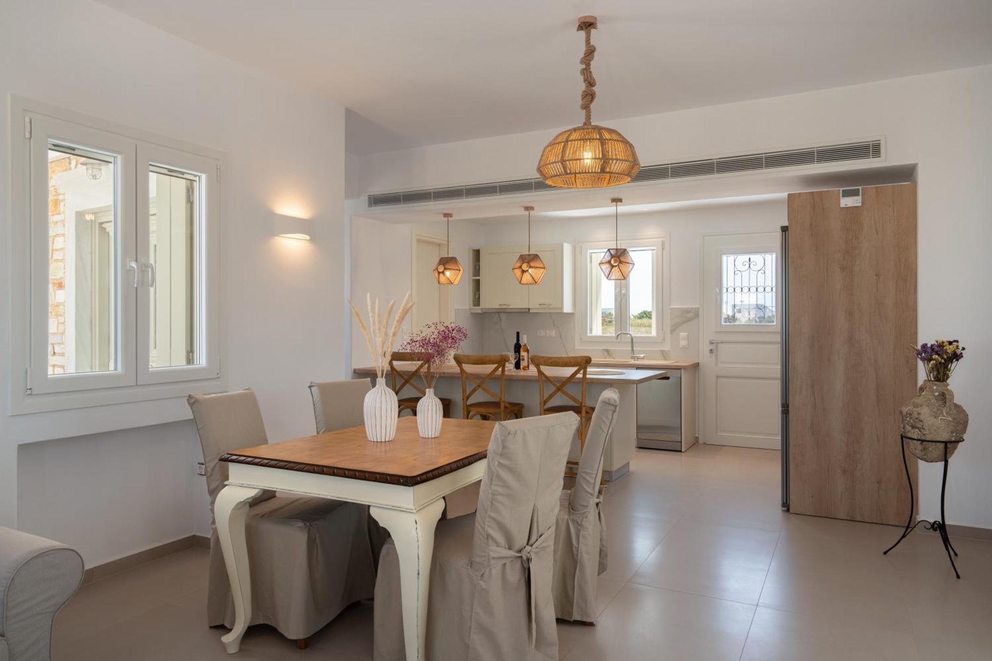 Villa Santa Maria Mare Naousa (Paros)