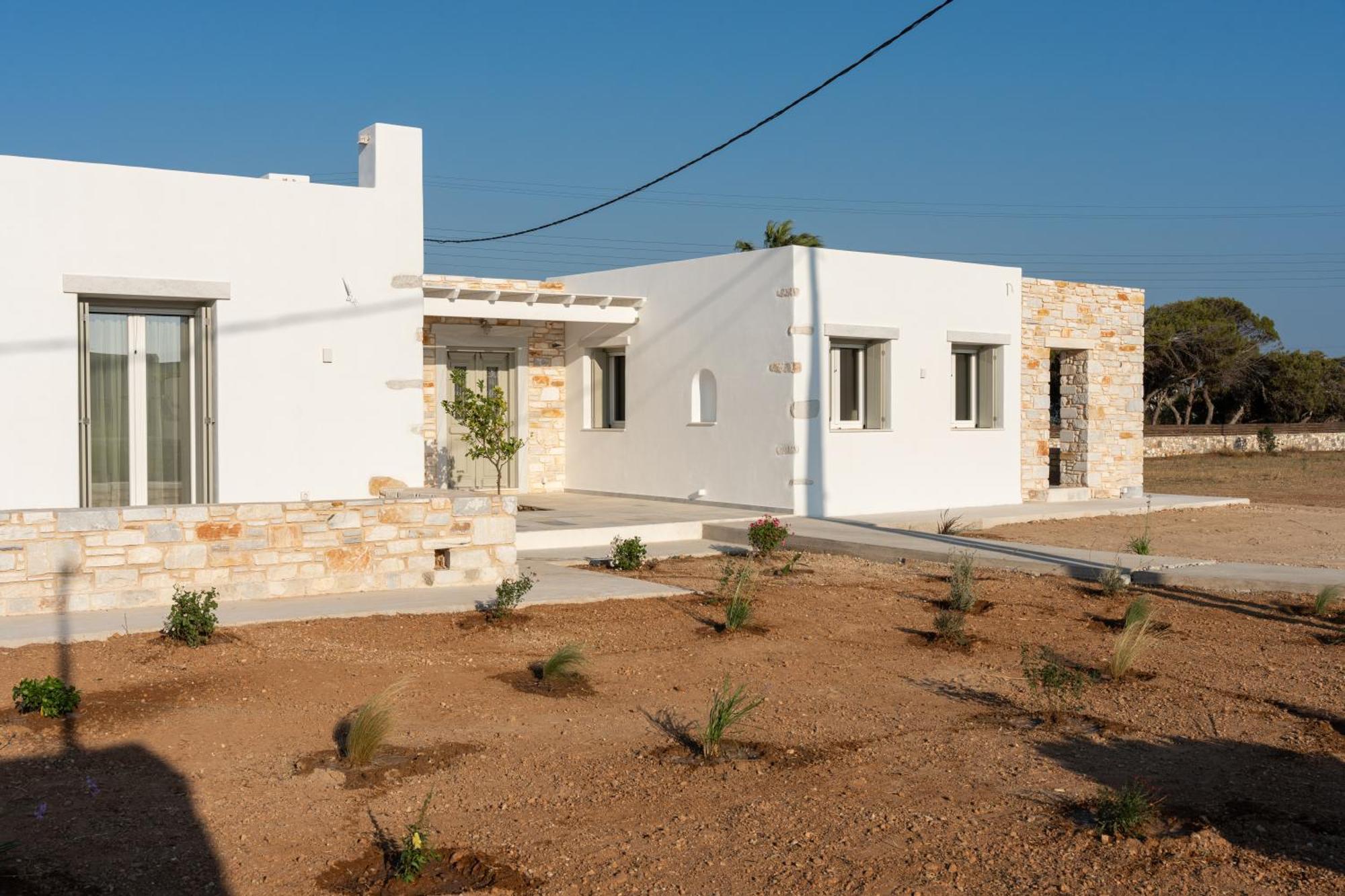 Santa Maria Mare Naousa (Paros)